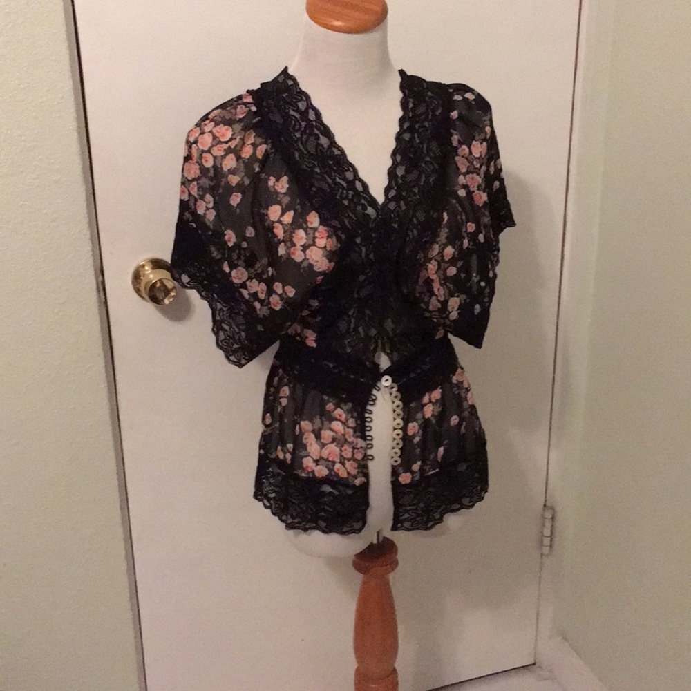 Black shirt size small